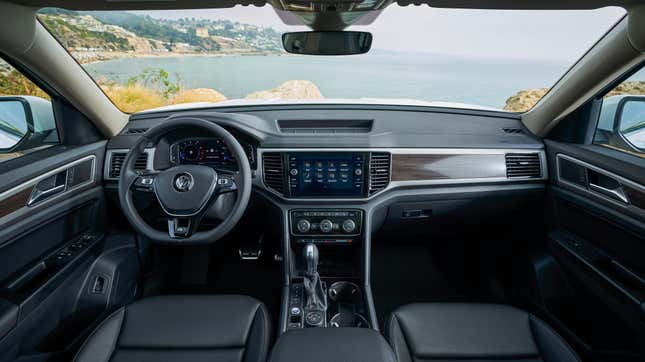 Dashboard of a 2022 Volkswagen Atlas