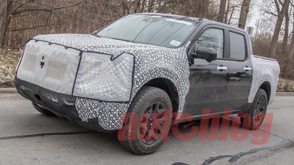 2025 Ford Maverick spied with new off-road tires, bigger screen