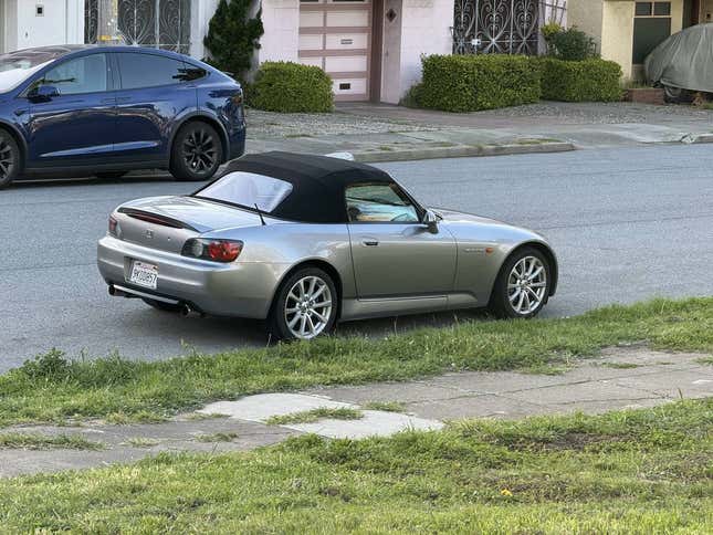 Image for article titled At $23,999, Is This 2001 Honda S2000 A Well-Broken-In Bargain?