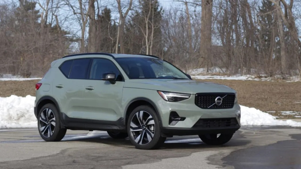 2023 Volvo XC40