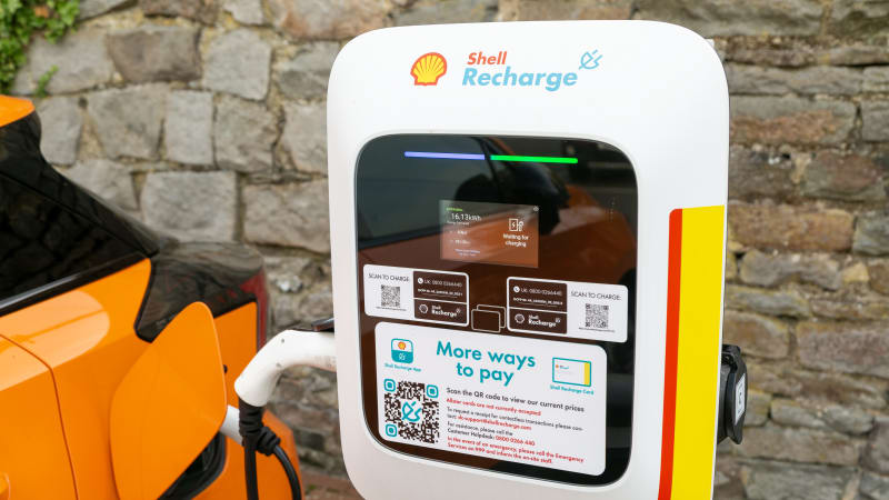 Shell to unload 1,000 retail locations in pivot to EV charging