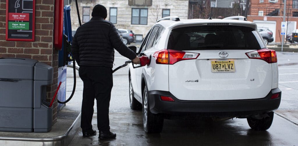 Why Jersey girls − and guys − still don’t pump their own gas