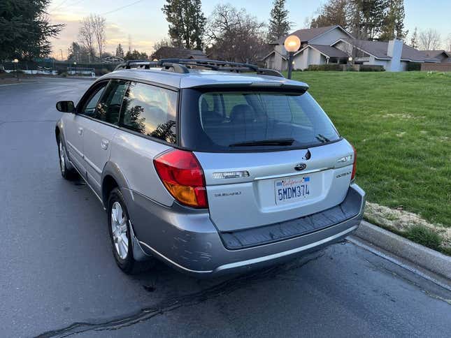 Image for article titled At $4,500, Is This 2005 Subaru Outback Limited An Upfront Deal?