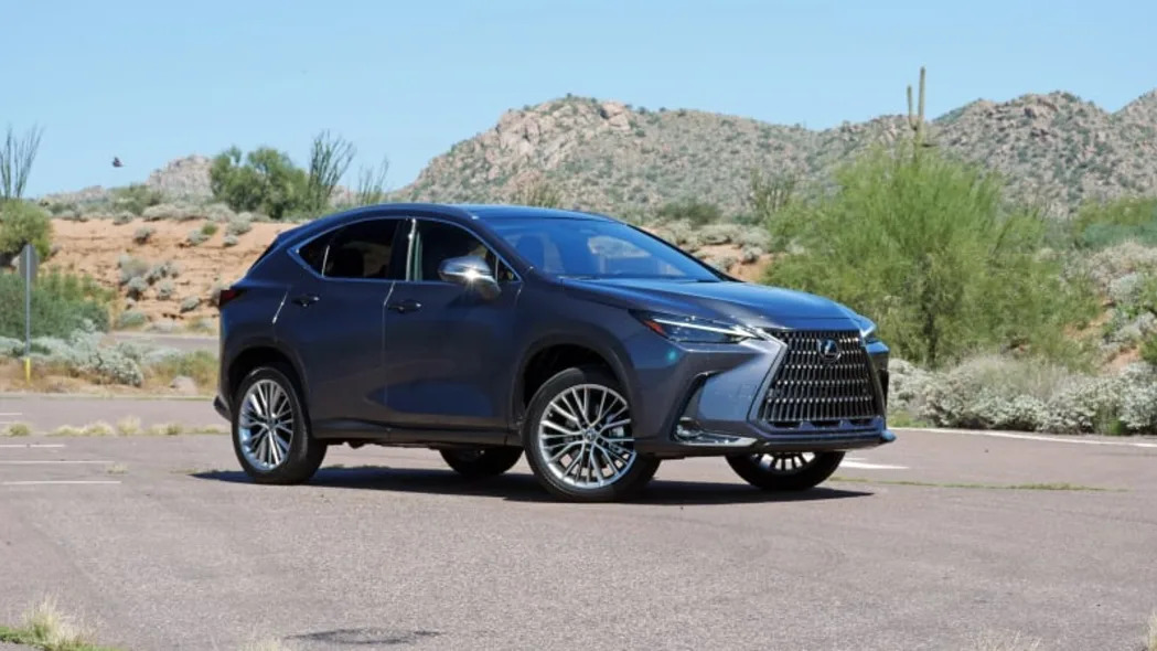 2022 Lexus NX 350h front