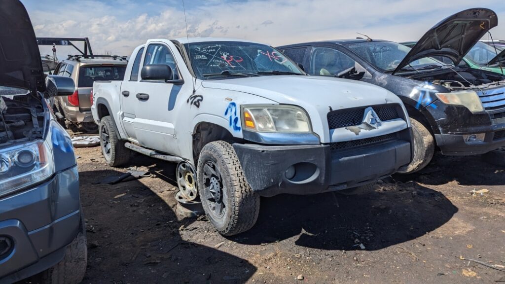 Junkyard Gem: 2006 Mitsubishi Raider DuroCross 4WD