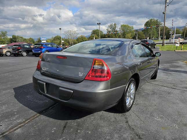 Image for article titled At $8,995, Does This 2004 Chrysler 300M Measure Up?