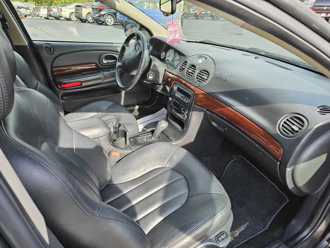 Image for article titled At $8,995, Does This 2004 Chrysler 300M Measure Up?