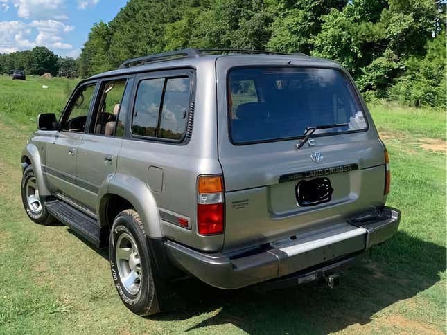 Image for article titled At $16,500, Would You Cruise The Land In This 1997 Toyota Land Cruiser?