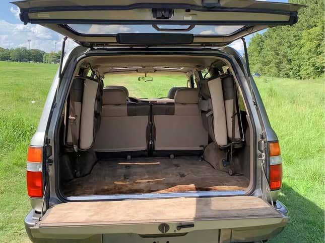 Image for article titled At $16,500, Would You Cruise The Land In This 1997 Toyota Land Cruiser?