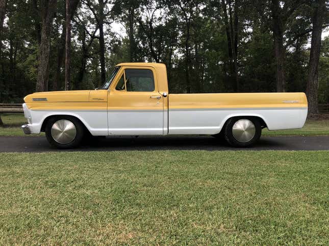 Image for article titled At $7,500, Does This Project 1967 Ford F250 Have Potential?