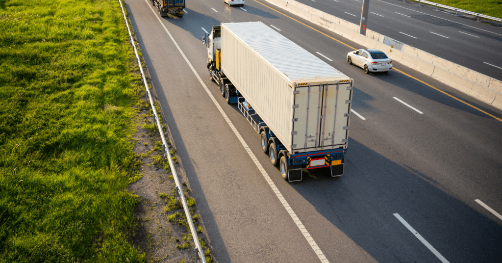 How Can HGV & Lorries Insurance Minimise Financial Loss in Accidents?