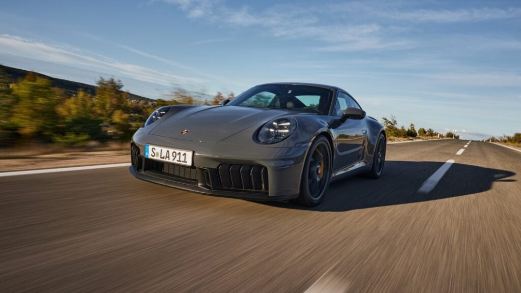 2025 Porsche 911 Sneak Preview: 992.2 dawns with T-Hybrid, crazy aero for GTS