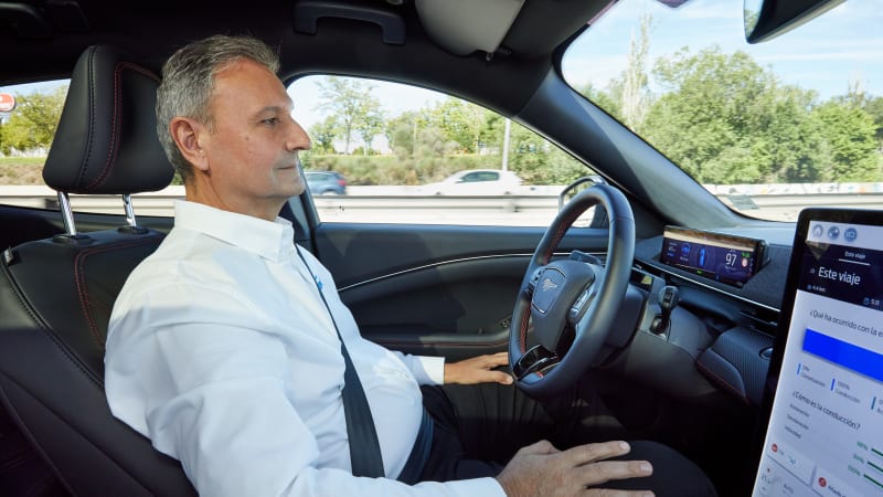 IIHS and senators urge NHTSA to take action on automated driver assists