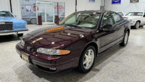 An 86-Mile Oldsmobile Alero Sold For More Than A New Toyota Corolla