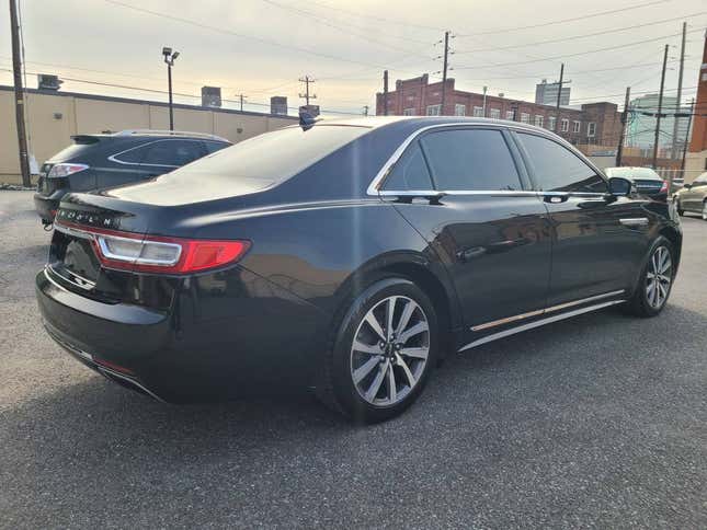 Image for article titled At $16,995, Is This 2018 Lincoln Continental A Premium Deal?