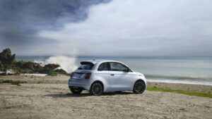 Fiat 500e Inspired by Los Angeles gets beach-inspired paint