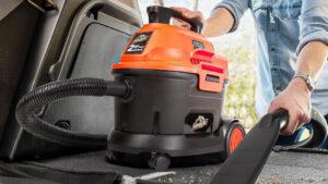 Get this Armor All 2.5-gallon shop vac at its lowest price ever right now