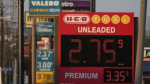 U.S. gas prices are falling; demand at the pump is 'kind of shallow' despite summer travel