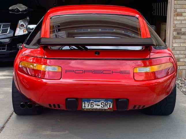 Image for article titled At $21,500, Is This 1982 Porsche 928 A Bubble-Butt Bargain?