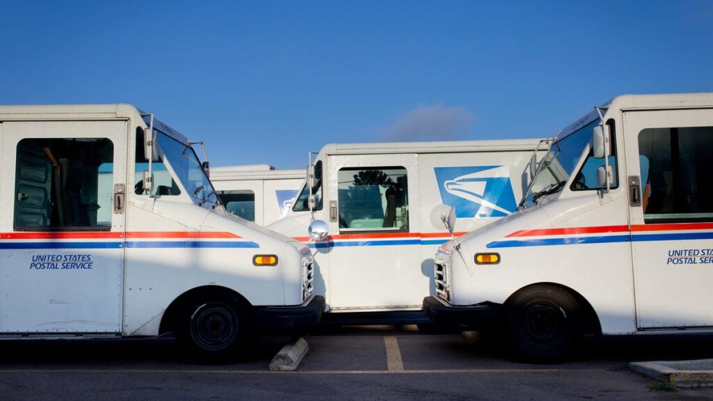 Post Office Mechanic Shows Just How Much Work Goes Into Getting The Mail To Your Door