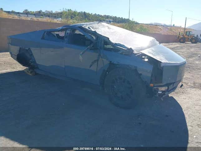 Image for article titled Now Is Your Chance To Buy An Absolutely Destroyed Tesla Cybertruck