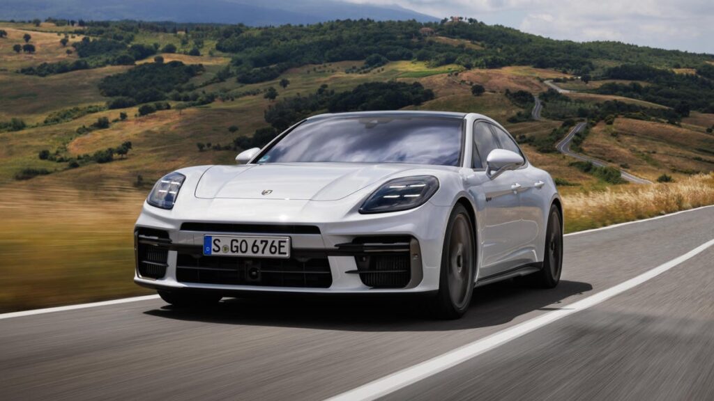 2025 Porsche Panamera Turbo S E-Hybrid Is More Powerful Than Most Supercars