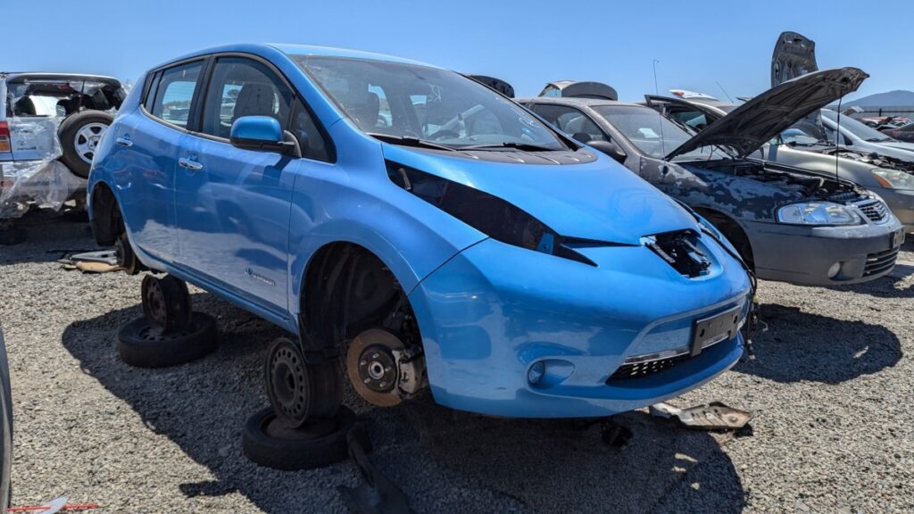 Junkyard Gem: 2014 Nissan Leaf