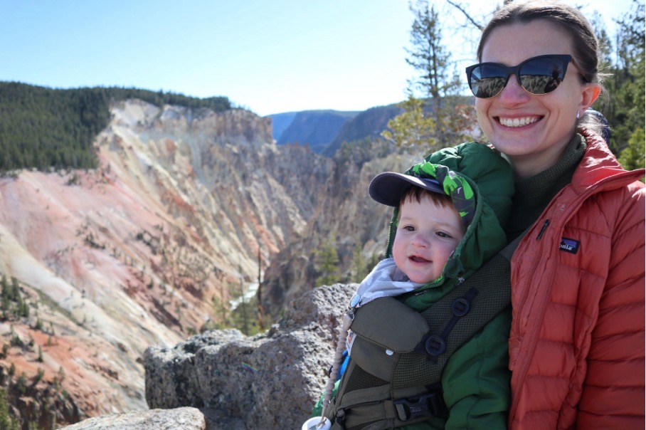 Parent and baby at Yellowstone © Rachael Bilby @JrnyMarketing