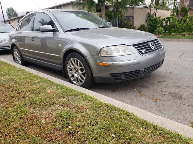 Image for article titled At $2,750, Could You Pass Up This 2004 W8 VW Passat?