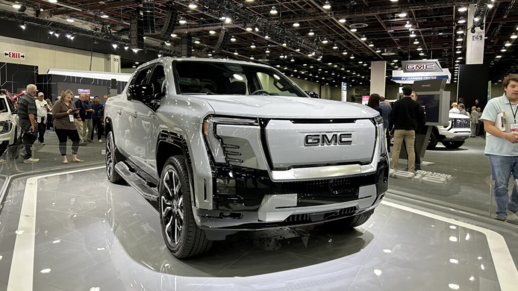 2025 GMC Sierra EV rumored to offer a smaller 170-kWh pack as standard