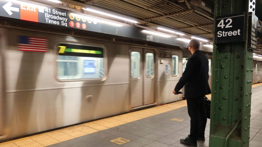 This Is Why New York City Subway Platforms Aren't Air Conditioned