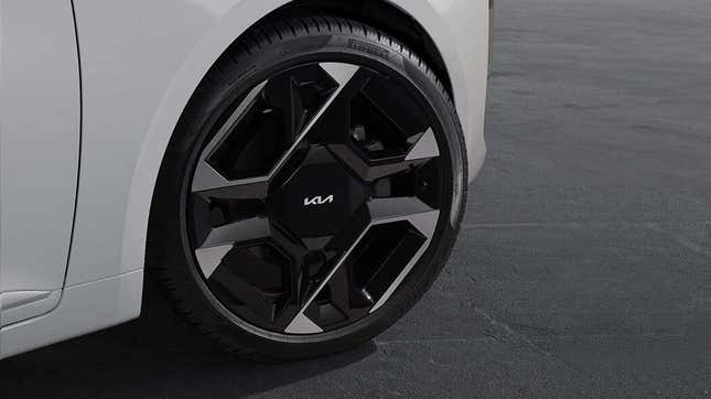 Wheel detail of a Kia K8