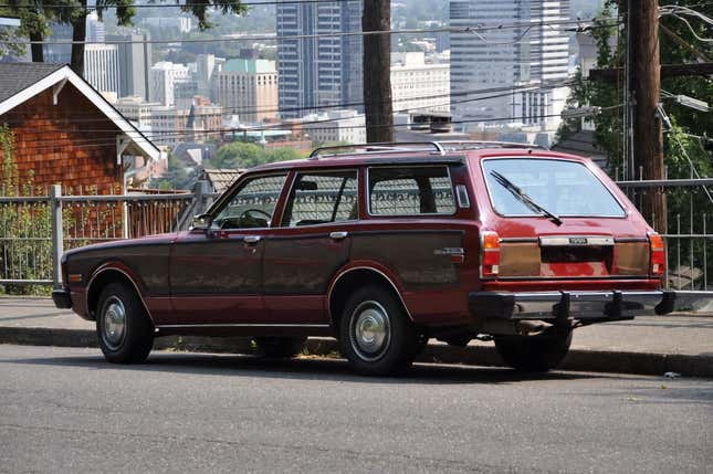 Image for article titled At $6,500, Could This 1979 Toyota Cressida Turn You Into A Weekend Warrior?