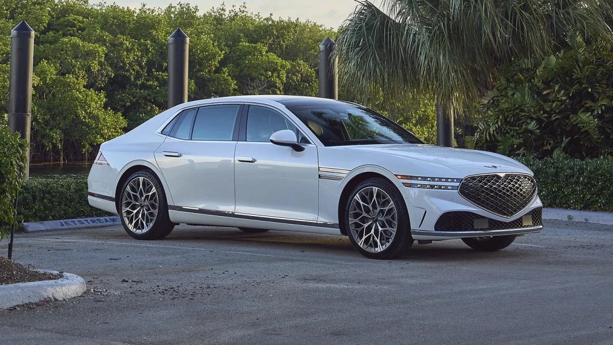 2024 Genesis G90