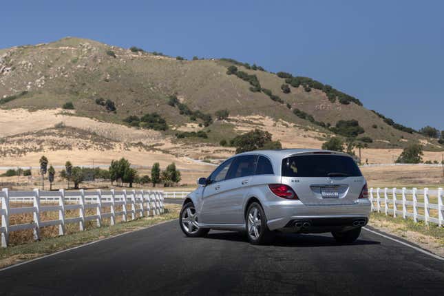 Image for article titled Daddy Wants To Drag: Driving A 2007 Mercedes AMG R63