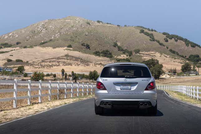 Image for article titled Daddy Wants To Drag: Driving A 2007 Mercedes AMG R63