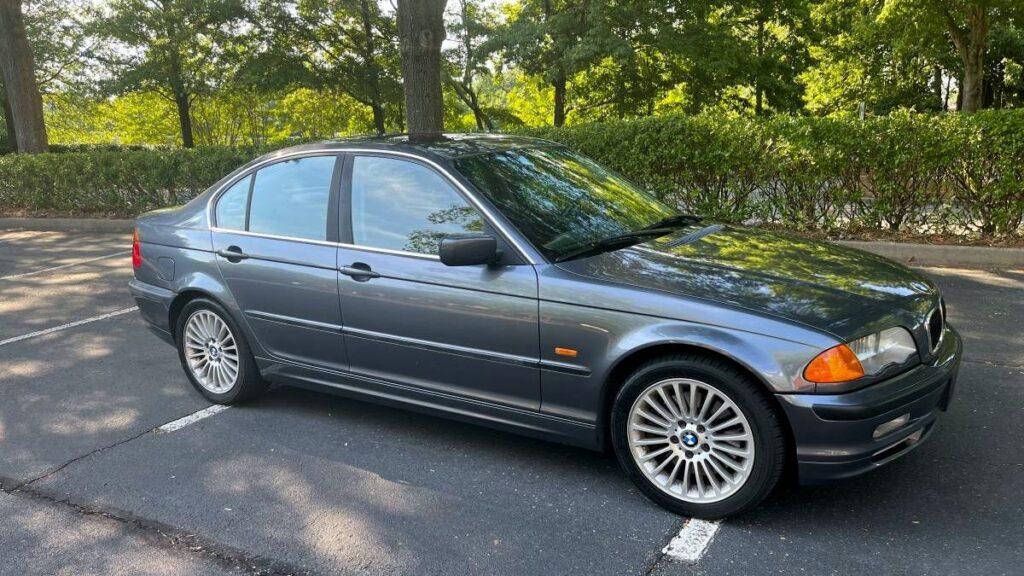 At $9,995, Is This 2001 BMW 330i A Reputable Deal?