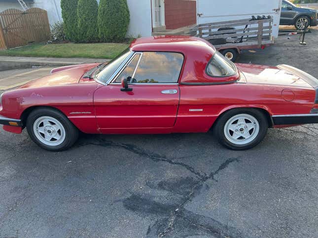 Image for article titled At $2,900, Would You Rush To Buy This 1988 Alfa Romeo Spider Veloce?