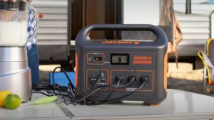 Save $450 on a new Jackery 1000 portable power station thanks to this limited time Amazon deal