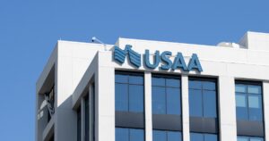 USAA's Peacock to retire after five years as CEO