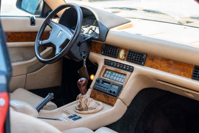 Image for article titled At $24,500, Will This 1989 Maserati Biturbo Spyder Double Your Fun?