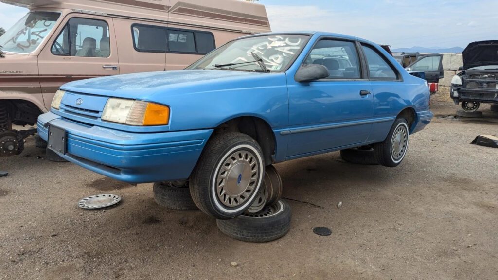 Junkyard Gem: 1994 Ford Tempo GL 4-door sedan