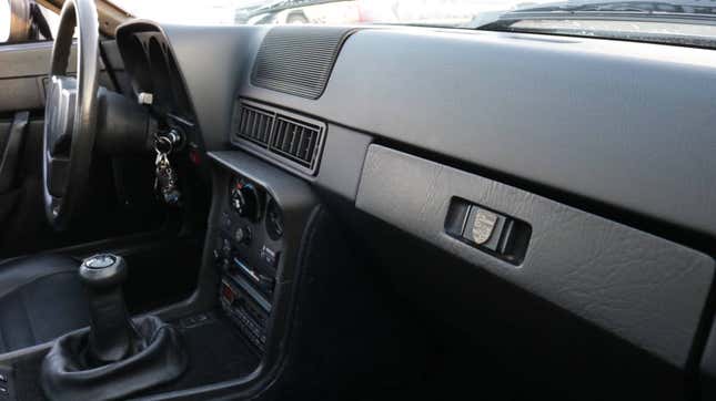 Image for article titled At $15,500, Will This Cosmetically Restored 1987 Porsche 924S Clean Up?