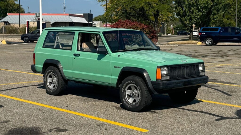 Forest Service Green Is The Greatest Color For A Hard Working American Truck Or SUV