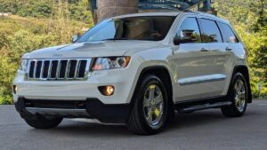 This Low Mileage Jeep Grand Cherokee Selling For Over $30,000 Shows That Bring A Trailer Is Still A Wild Place