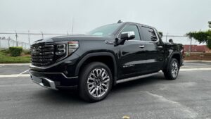 GMC Sierra Has A Backup Camera That's Nearly Useless At Night, And It’s A Problem On Most Trucks