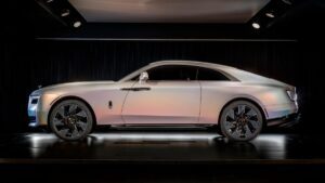 Rolls-Royce Spectre Lunaflair Has Rainbow Holographic Paint That Mimics The Moon's Halo