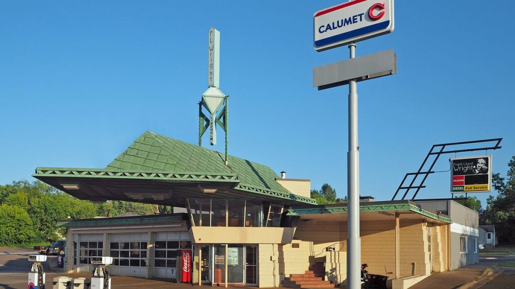 How Frank Lloyd Wright's futuristic gas station was the first Starbucks