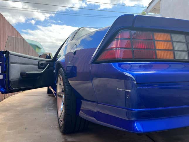 Image for article titled At $6,000, Is This 1992 Chevy Camaro RS An 'Arresting' Deal?