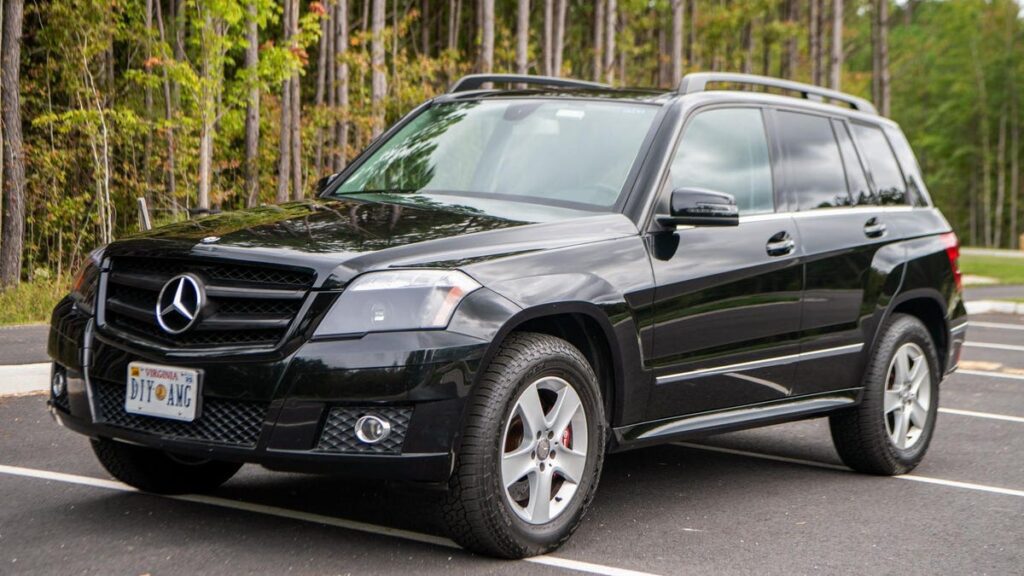 This Frankenstein Manual-Swapped V8 Mercedes GLK Hosts Parts From 6 Different Mercedes